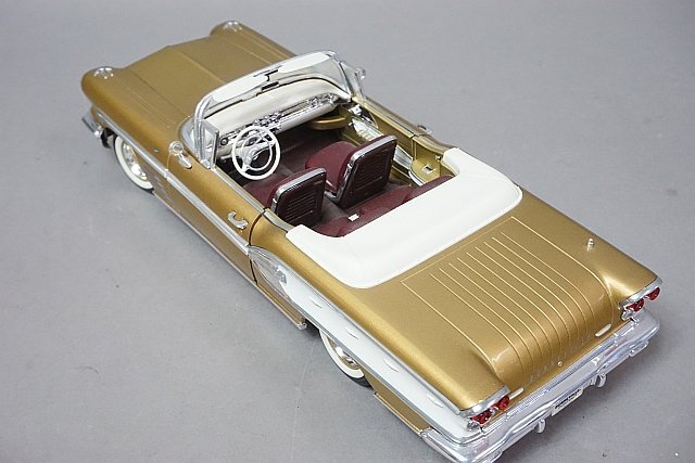 ROAD SIGNATURE ロード シグネチャー 1/18 Pontiac ポンティアック BONNEVILLE ボンネビル 1958 ※本体のみ_画像4