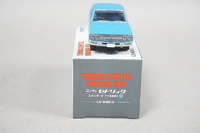 TOMICA トミカリミテッドヴィンテージネオ 1/64 日産 セドリック スタンダード (74年式) 青 LV-N30a_画像3