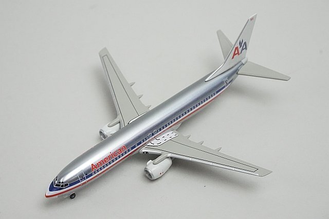 ★ DRAGON ドラゴン 1/400 B737-823 AA アメリカン N909AN 55242_画像1