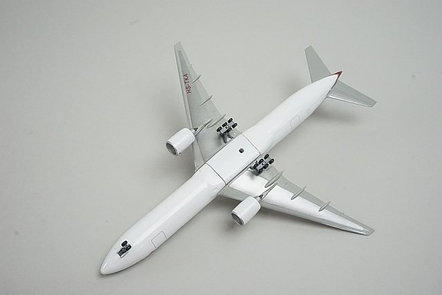 ★ DRAGON ドラゴン 1/400 B777-3D7 THAI タイ航空 HS-TKA 55193_画像3