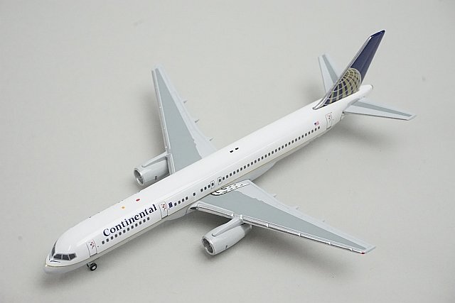 ★ Gemini Jets ジェミニ 1/400 B757-200 Continental Airlines コンチネンタル航空 N17128 GJCOA273_画像1