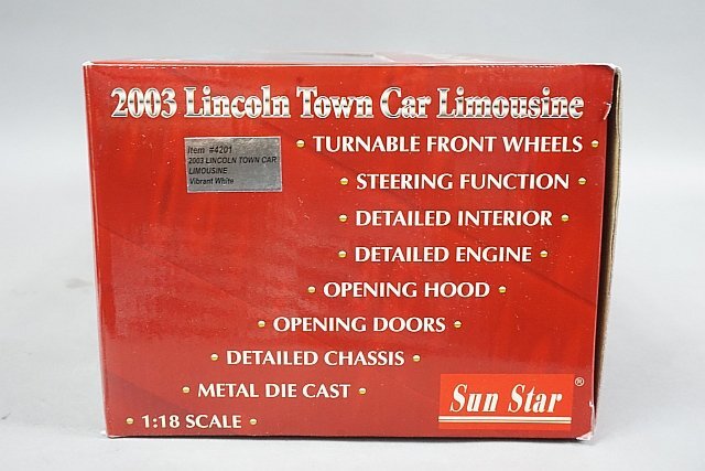 SunStar Sunstar 1/18 Lincoln Lincoln Town Car Limousine Town Car Limousine 2003 белый 4201