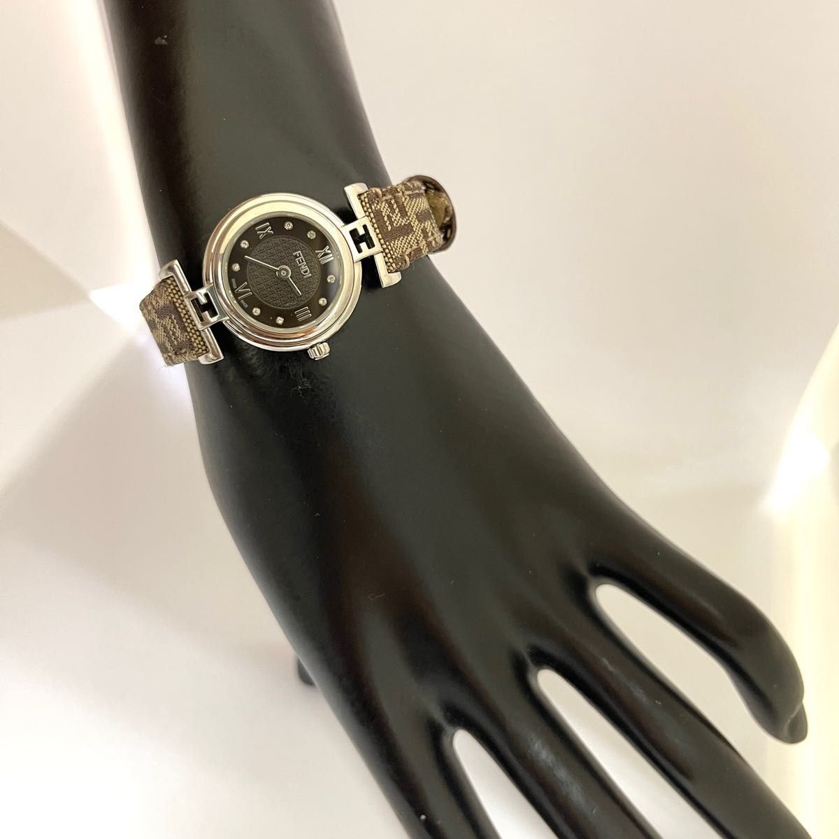 稼働 本体美品 FENDI オロロジ クォーツ モーダ ズッカ 稼働 本体美品 FENDI オロロジ クォーツ モーダ ズッカ