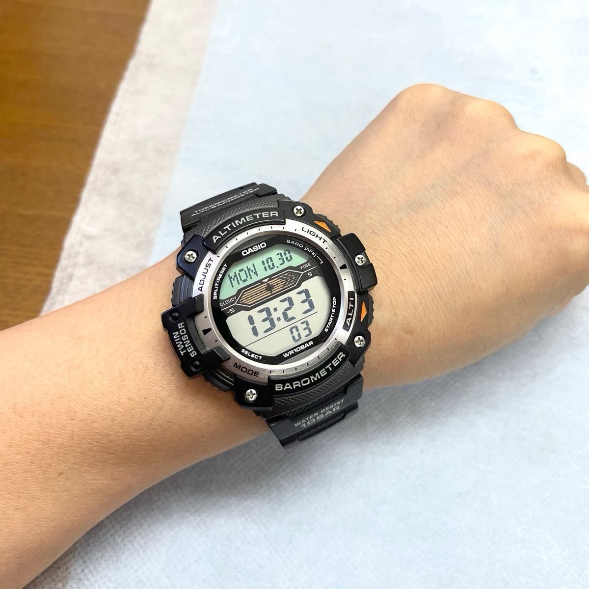 稼働　美品　CASIO  ツインセンサー　スポーツギア　サーモメーター　バロメーター　カシオ　アルティメッター　デジタル時計