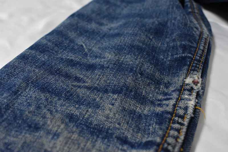 ＠激しい色落ち 蜂の巣 雰囲気抜群 パッチ付き Levi's70505 BiG E トラッカー ジャケットj436 ビンテージ アメリカ古着 US古着_画像7