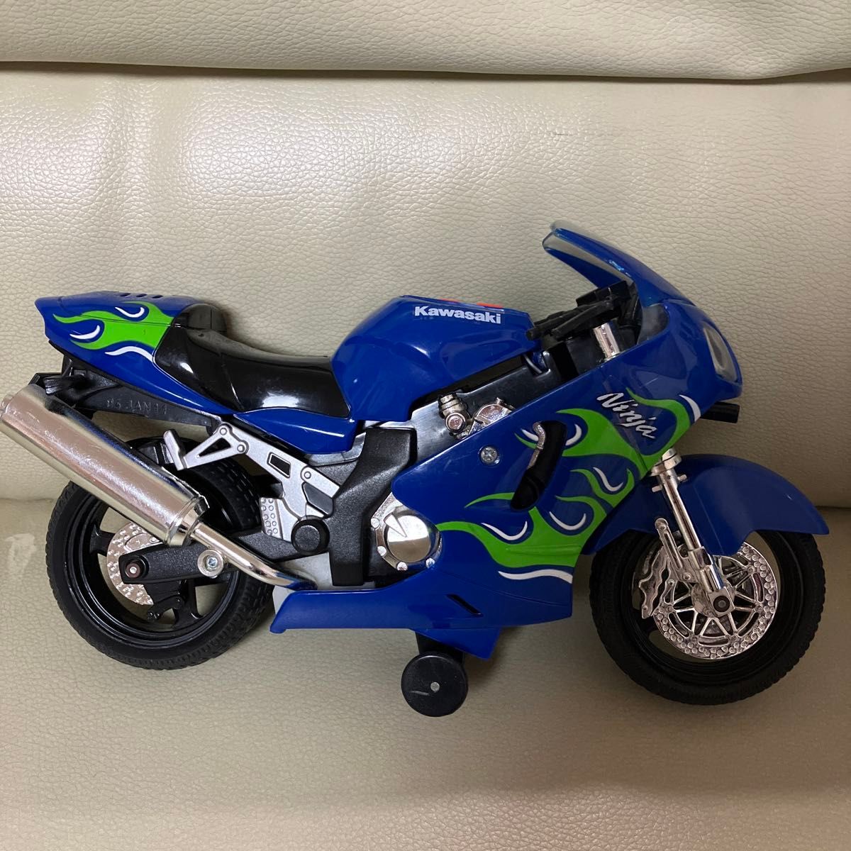 カワサキ　バイク　ニンジャ　Ninja 模型　フィギュア　車体