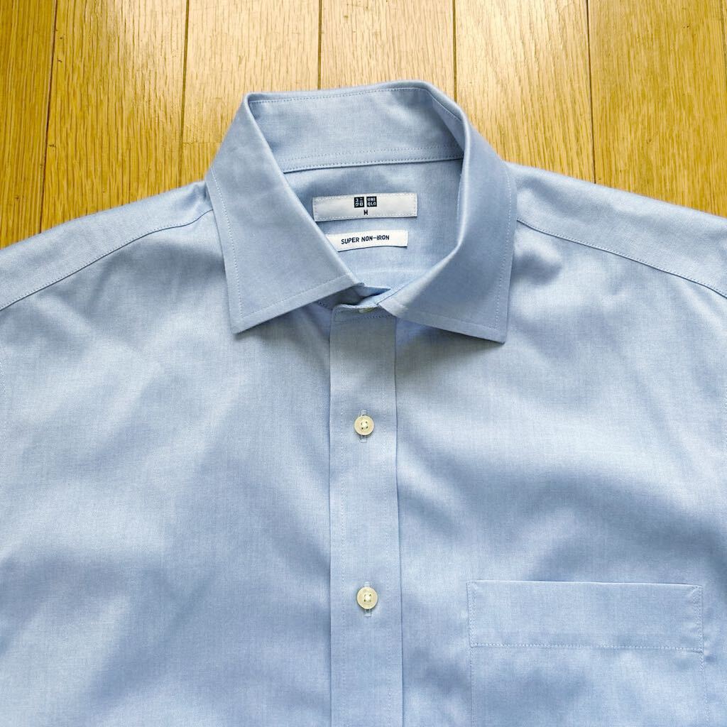 美品 UNIQLO ユニクロ スーパーノンアイロン ワイドカラー シャツ サイズM ブルー 長袖シャツ の画像2