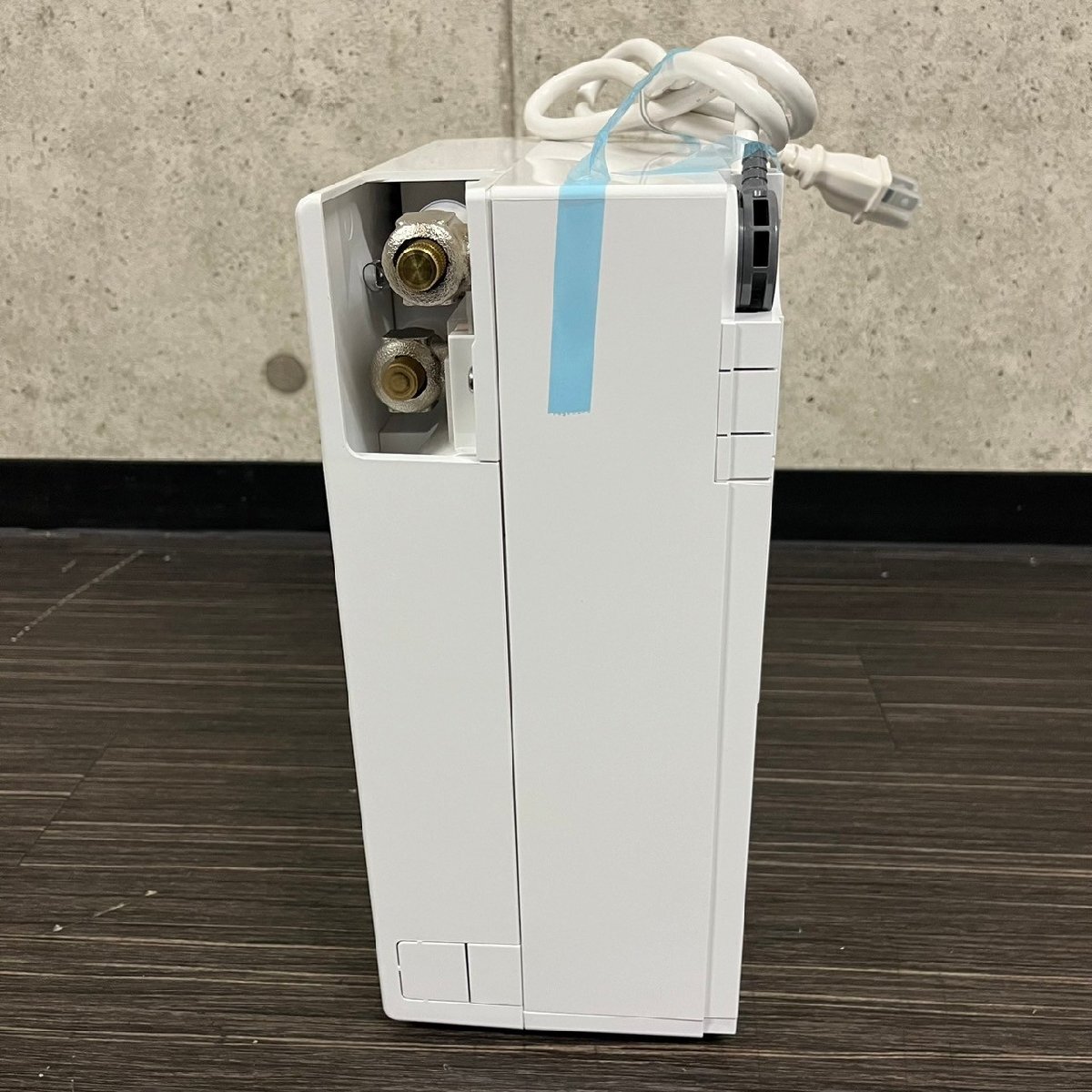美品】 TOTO 湯ぽっと 小型電気温水器 先止め式 REWF03A1S 2017 美品】 TOTO 湯ぽっと 小型電気温水器 先止め式 REWF03A1S 2017