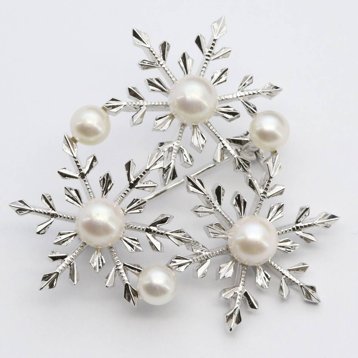 MIKIMOTO(ミキモト) ブローチ シルバー パール 真珠 雪 結晶 MIKIMOTO(ミキモト) ブローチ シルバー パール 真珠 雪 結晶