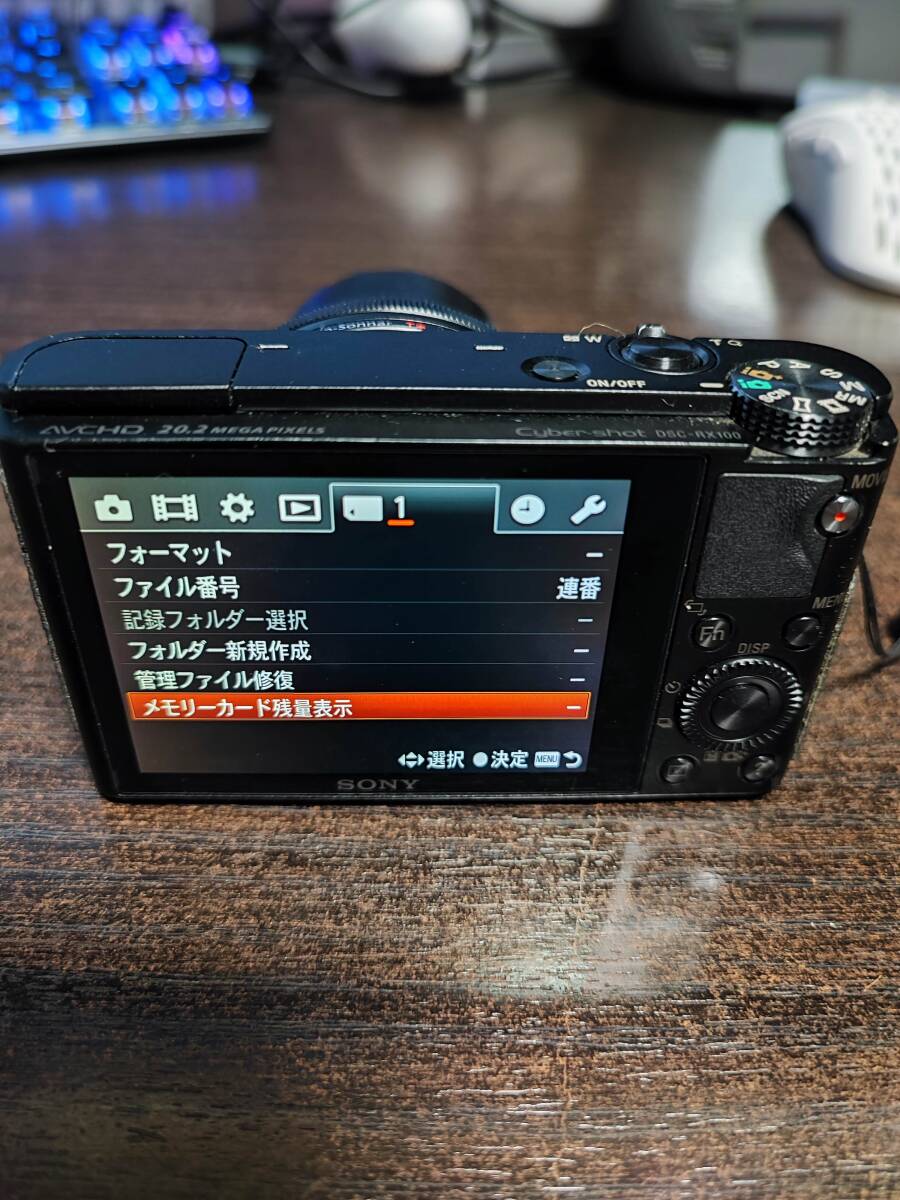 DSC-RX100　ソニー　デジタルカメラ　F1.8大口径ツァイス「バリオ・ゾナーT*」レンズ_画像4
