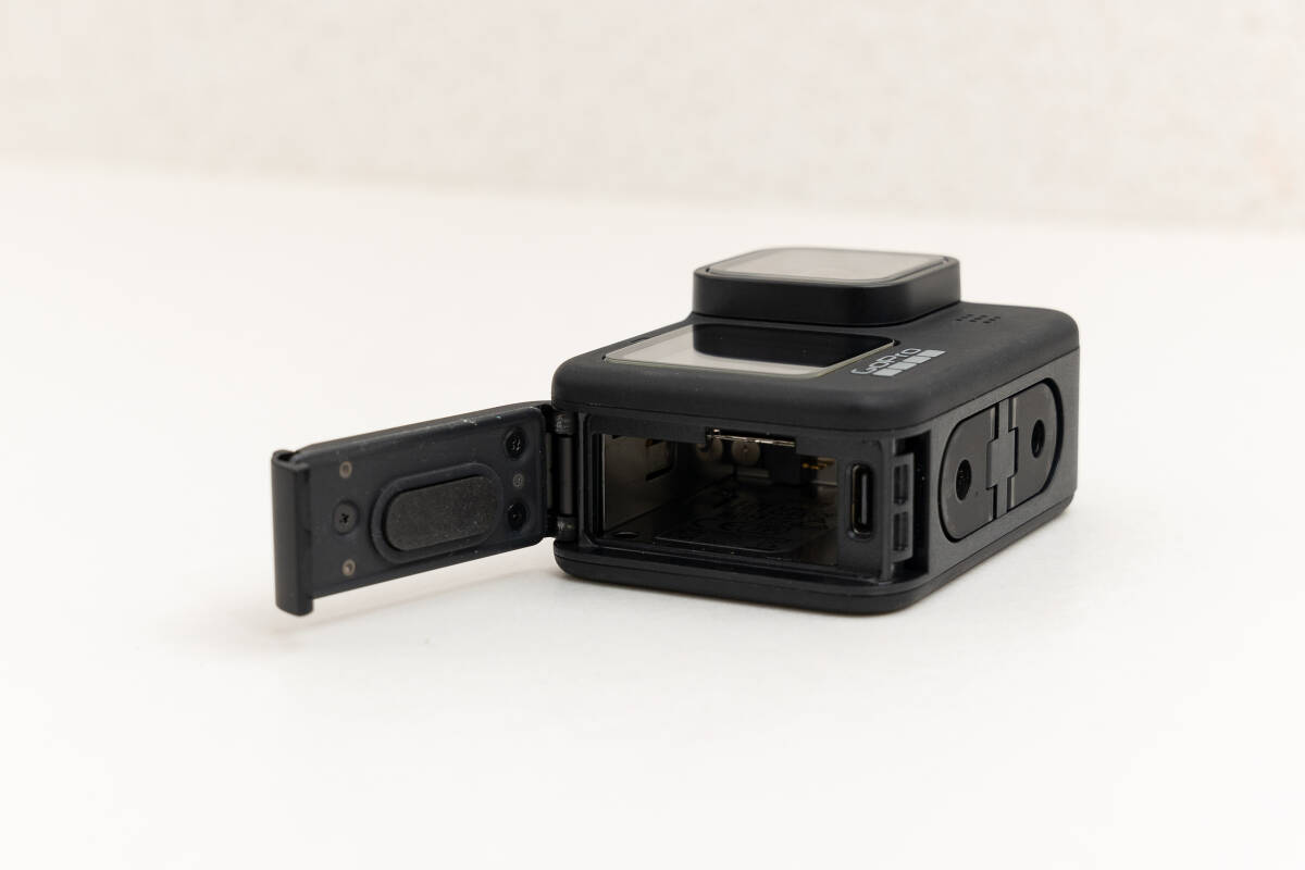 【中古】ゴープロ GoPro HERO9 BLACK 黒 本体 他一式 おまけ多数 純正デュアルバッテリーチャージャー Ulanzi 予備バッテリー MAX LENS MOD_画像9