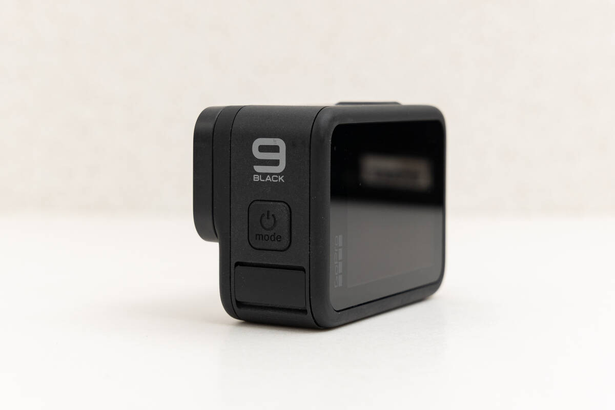 【中古】ゴープロ GoPro HERO9 BLACK 黒 本体 他一式 おまけ多数 純正デュアルバッテリーチャージャー Ulanzi 予備バッテリー MAX LENS MOD_画像6