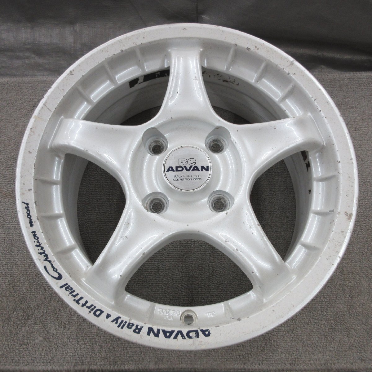 ■送料無料 A■ ヨコハマ ADVAN Racing RC ■ 15×6.5J+42 ■ 4H PCD114.3 ■ φ73 ◇ １本のみ ◇ 日本製 ホワイト系/5本スポーク_画像2