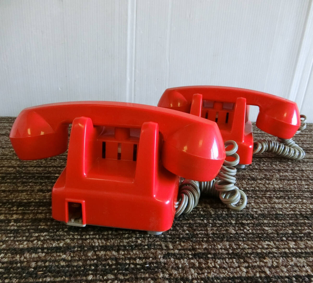 * Showa Retro new bell horn dial type telephone machine red 2 pcs go in KGK Kanto compound industry NEW BELPHONE Vintage 