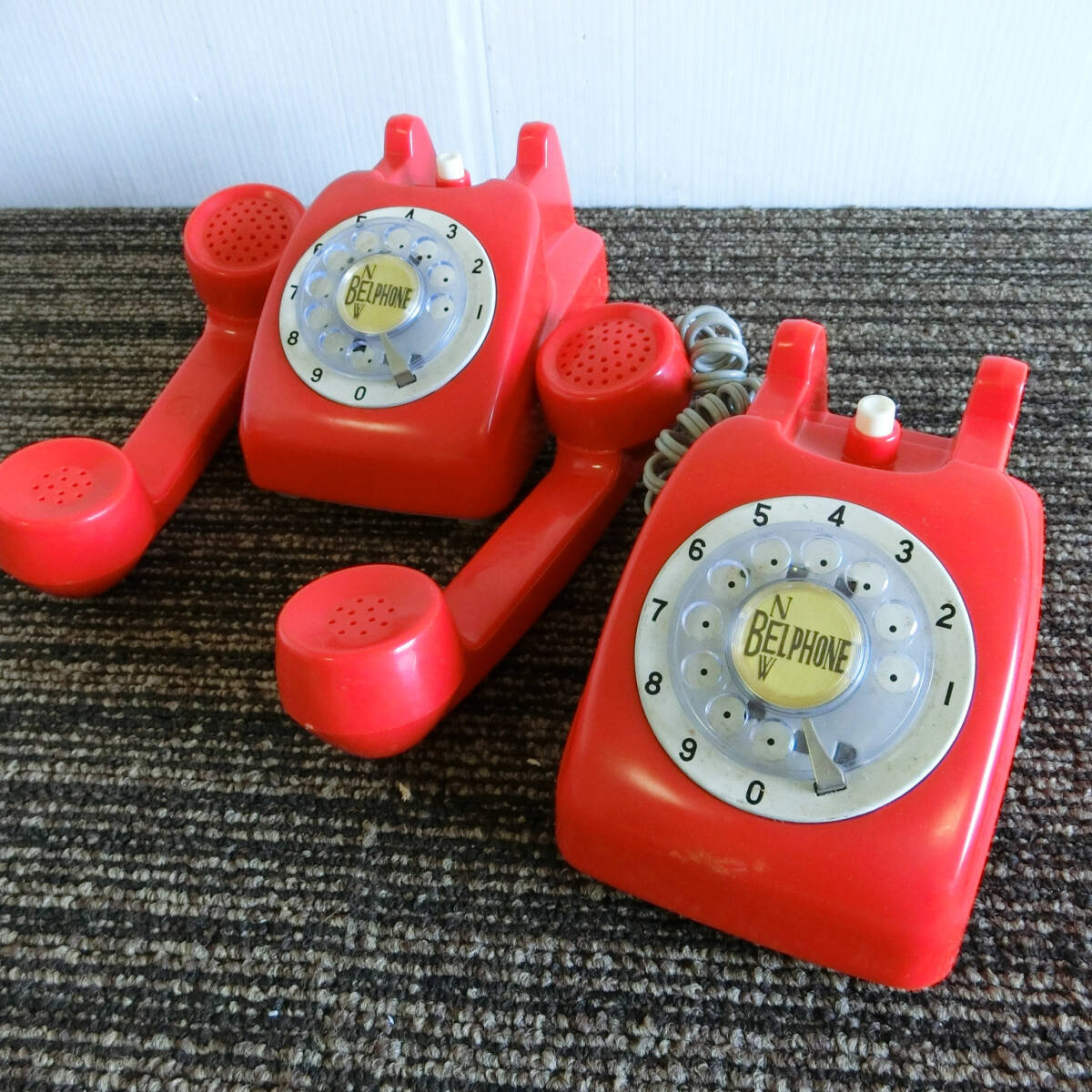 * Showa Retro new bell horn dial type telephone machine red 2 pcs go in KGK Kanto compound industry NEW BELPHONE Vintage 