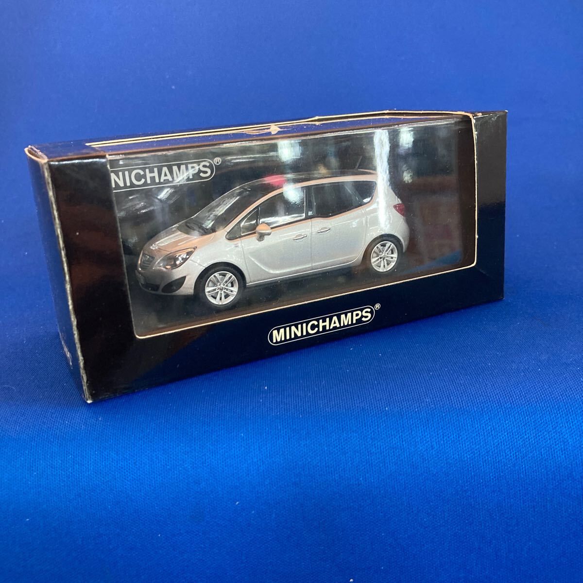 ミニチャンプス 1 /43 Opel Meriva 2011(シルバー) [400040000]_画像1