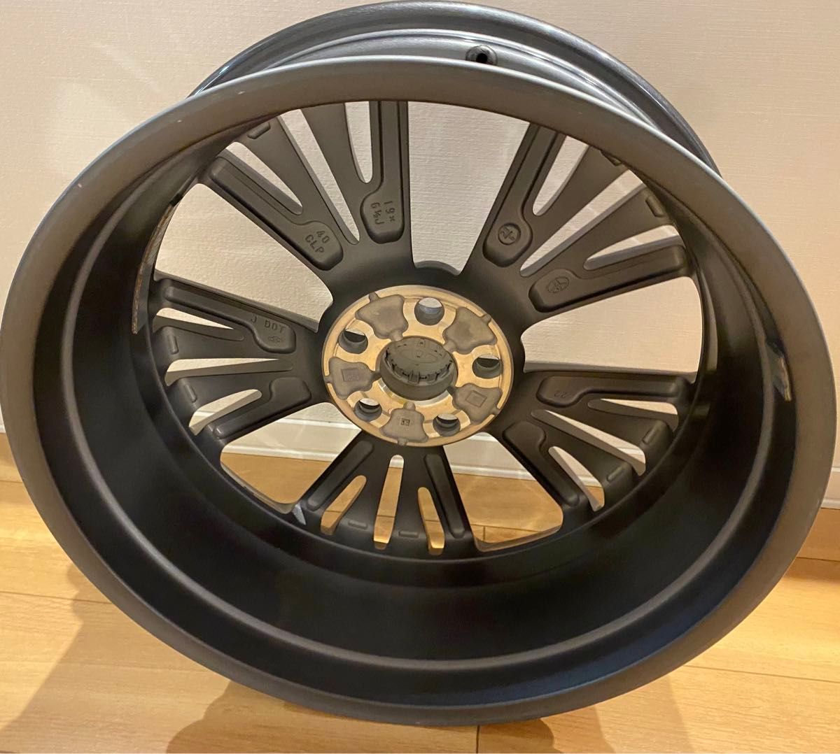 新車外し トヨタ 60系 プリウス 純正 ホイール1本 19インチ 新車外し トヨタ 60系 プリウス 純正 ホイール1本 19インチ