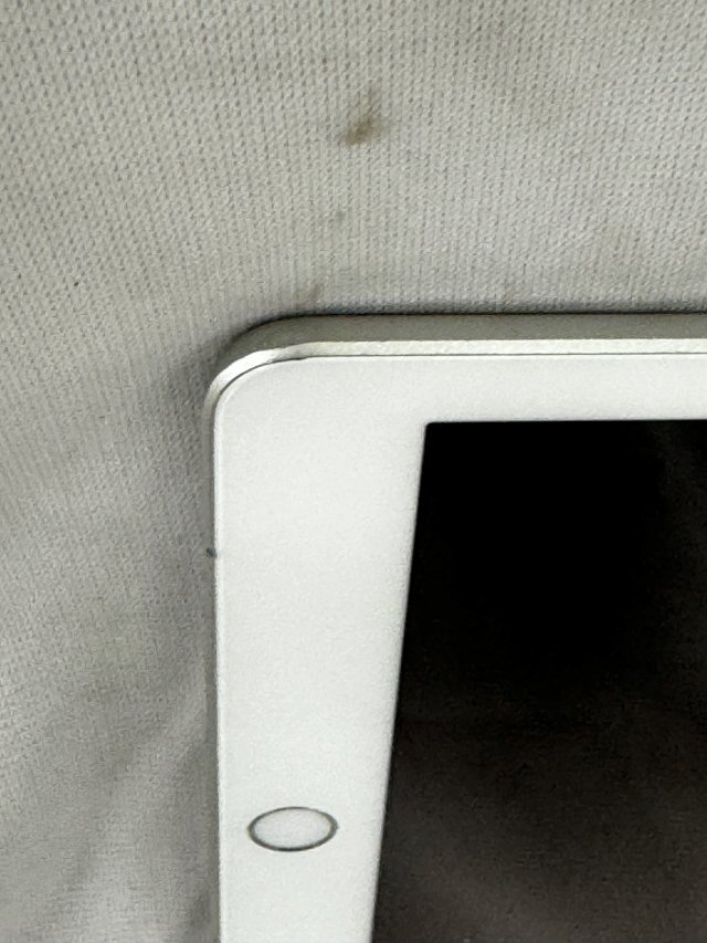 ★中古品・送料無料・1円スタート★ アップル iPad 第5世代 Wi-Fiモデル 9.7インチ 32GB シルバー MP2G2J/Aの画像9