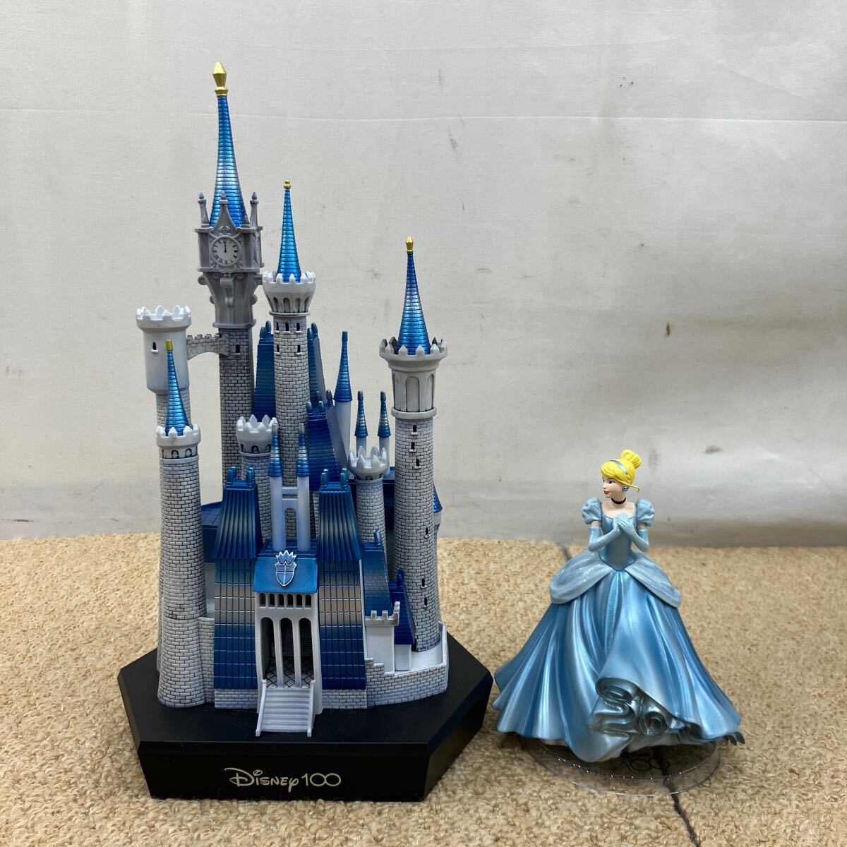 &[ selling out ] beautiful goods!Disney Disney Happy lot 100 anniversary most lot A.sinterela castle &sinterela figure set box attached 