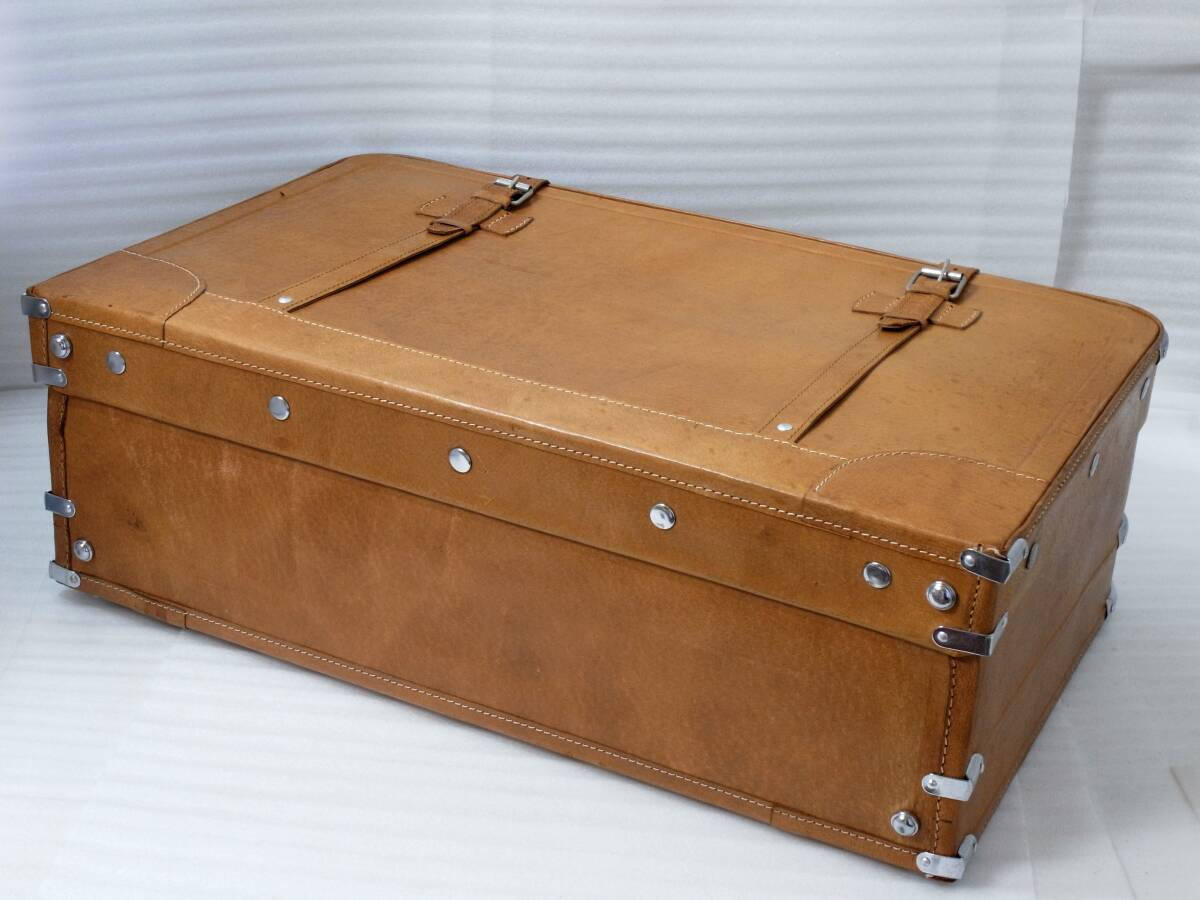 8* antique style leather made 60 centimeter travel suitcase 