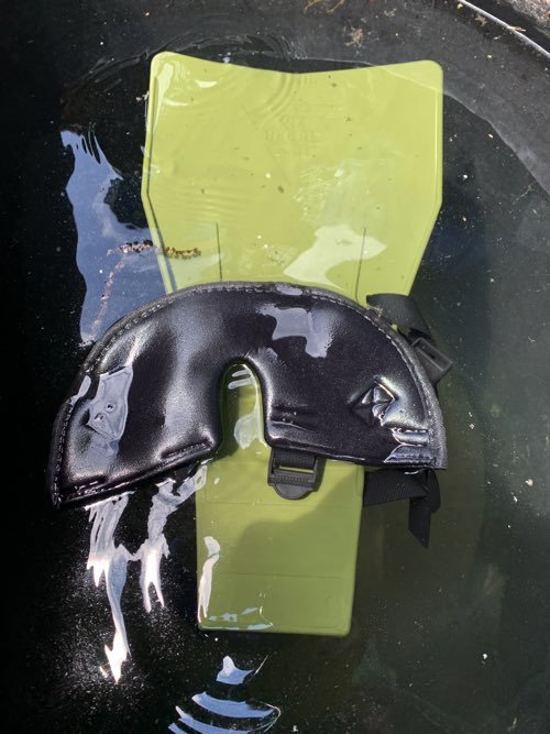  postage included!. as . water . coming off .! floater for fins / pair fillet * most light weight *BEE super fins left right pair * existing half minute. weight. 