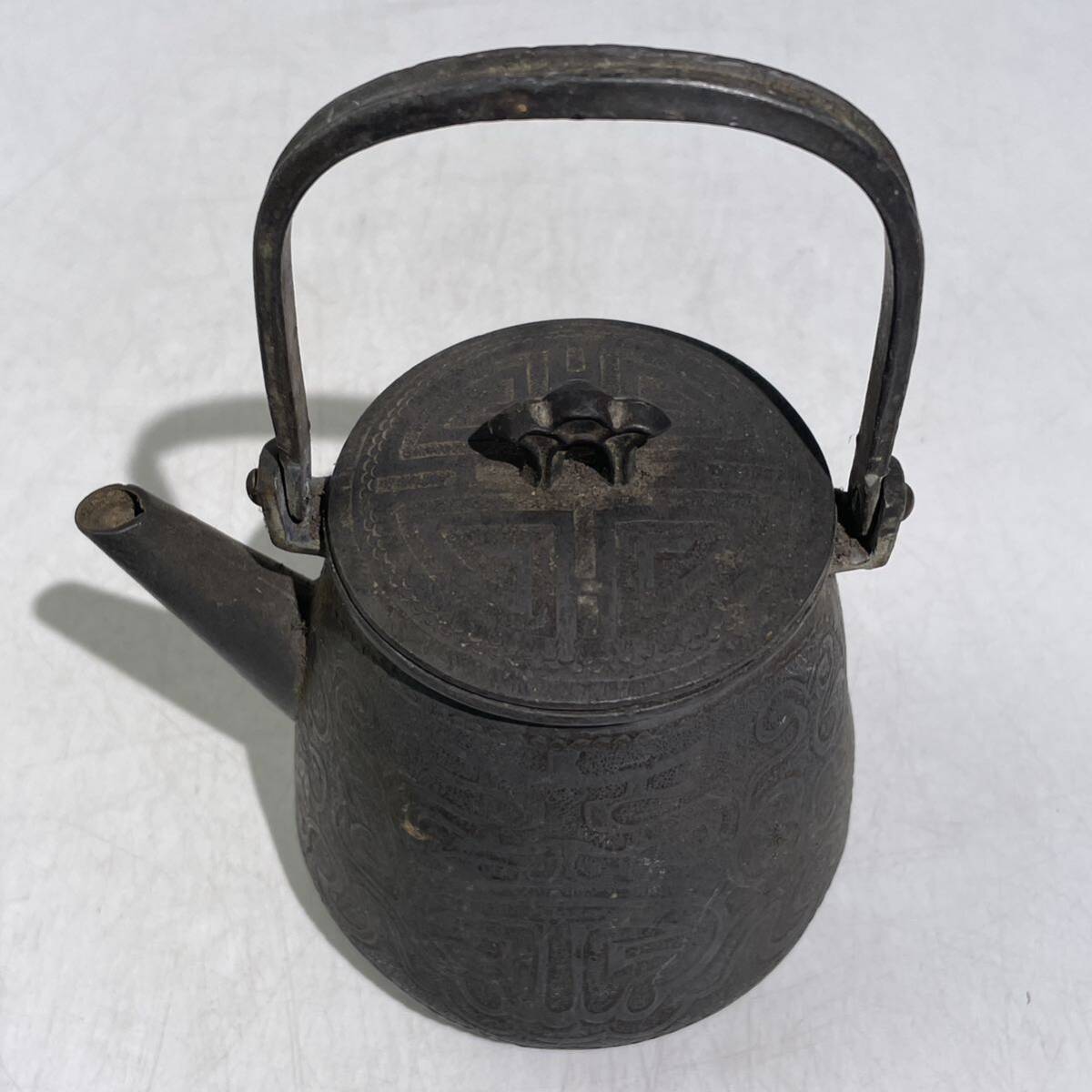 時代　銅瓶　彫金　小型　容量約480ml　/　銅製　銅　急須　茶器　煎茶道具　湯沸し　金工　.1991_画像5