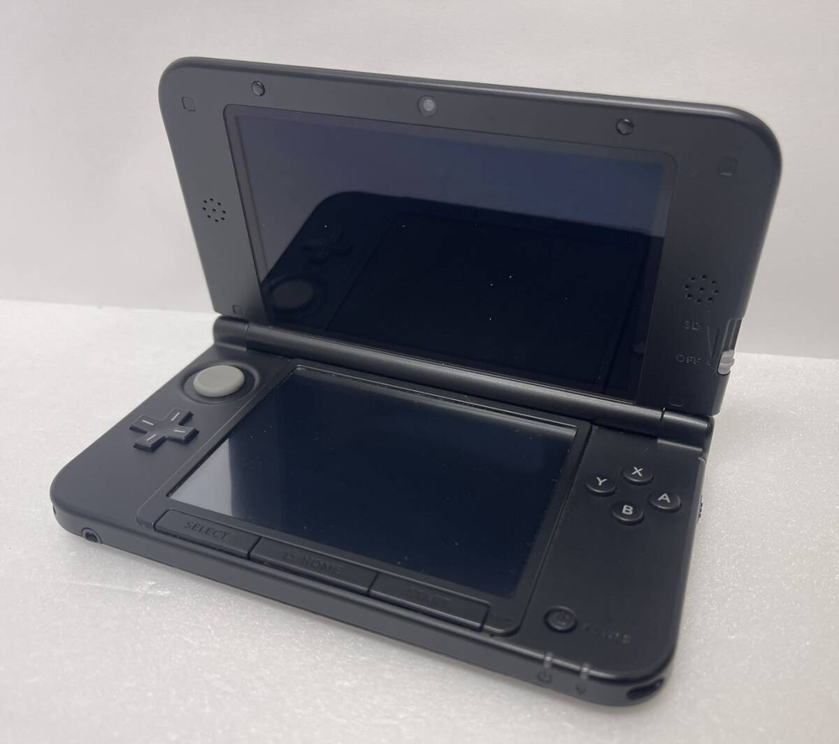 【ST19153MY】中古 Nintendo 3DSLL SPR-001 シルバー×ブラック 本体 任天堂 ニンテンドー ゲーム機 通電/動作未確認 ジャンク品 部品取り_画像1