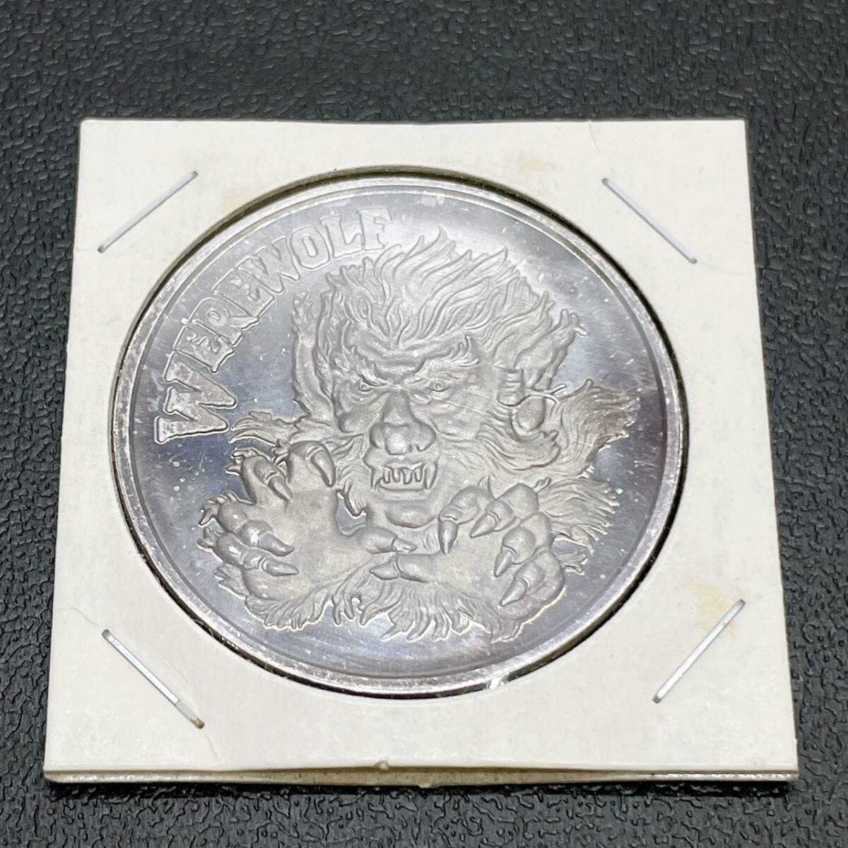 【DHS3179HM】銀貨 WEREWOLF 狼 MYTHOLOGICAL LEGENDS シルバー 1oz 1オンス コレクション 当時物 メダル コイン_画像2