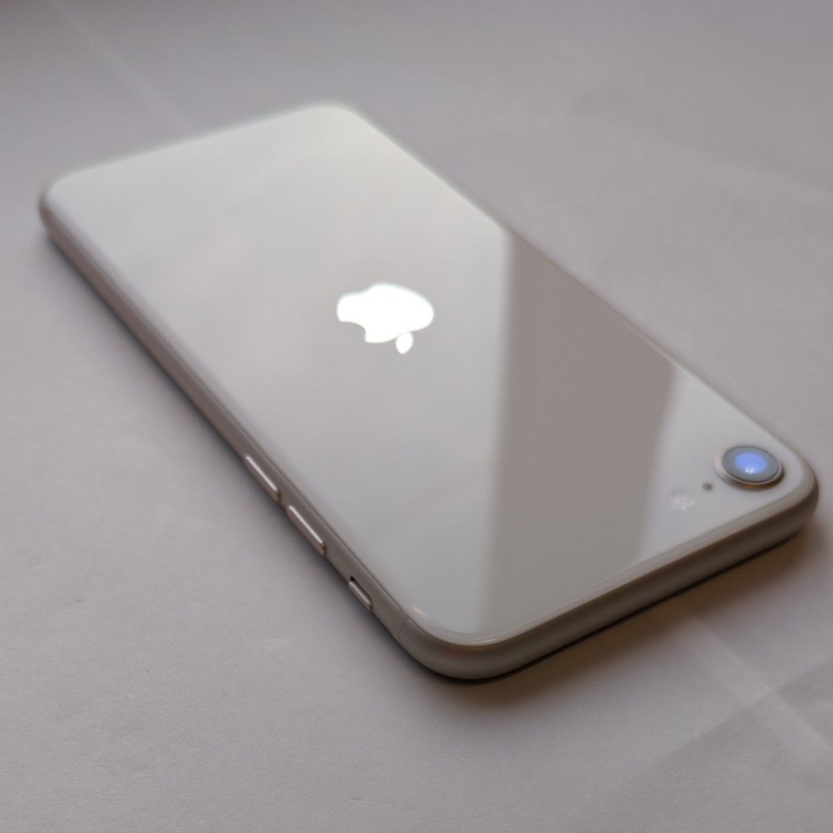 週末限定値下げApple iPhone SE 第3世代 64GB スターライト SIM 週末限定値下げApple iPhone SE 第3世代 64GB スターライト SIM