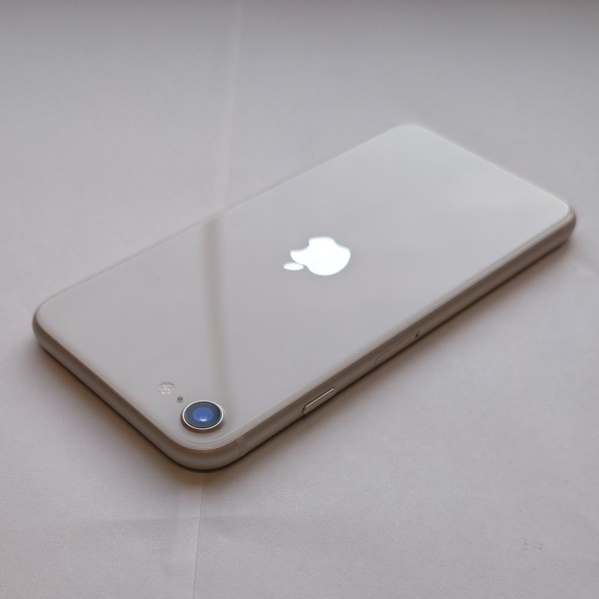 週末限定値下げApple iPhone SE 第3世代 64GB スターライト SIM 週末限定値下げApple iPhone SE 第3世代 64GB スターライト SIM