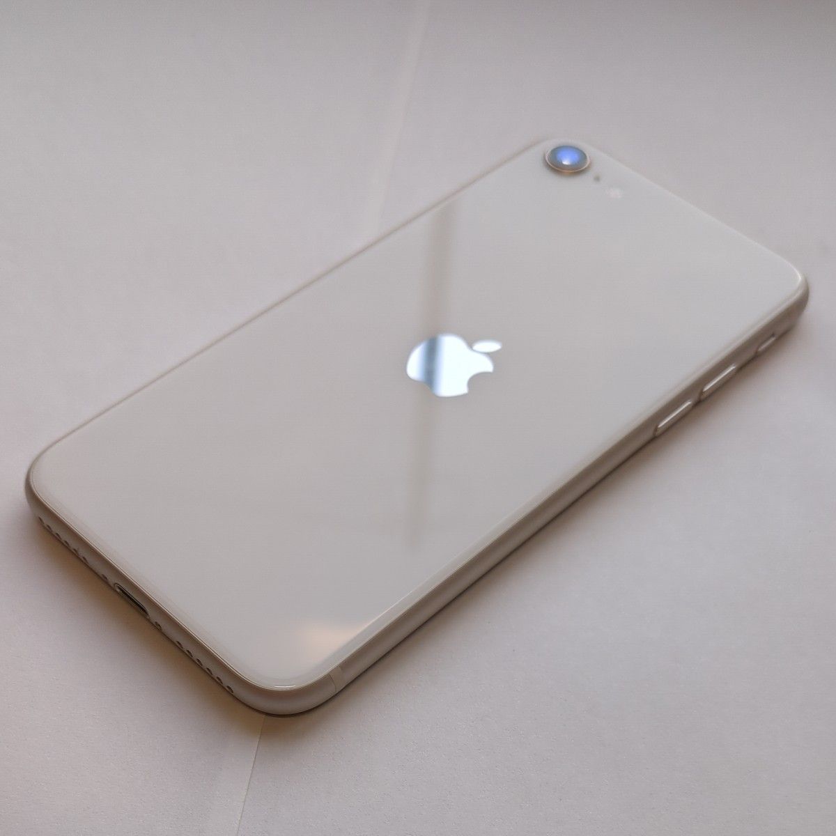 週末限定値下げApple iPhone SE 第3世代 64GB スターライト SIM 週末限定値下げApple iPhone SE 第3世代 64GB スターライト SIM