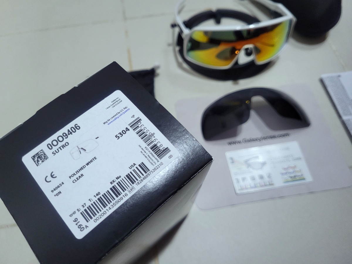 正規品 新品 偏光レンズ2枚付き OAKLEY SUTRO オークリー 正規品 新品 偏光レンズ2枚付き OAKLEY SUTRO オークリー