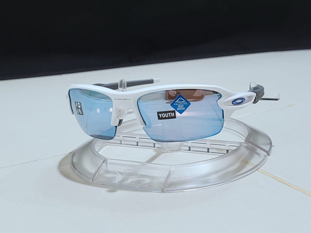 正規品 新品 偏光 OAKLEY FLAK XS オークリー フラック PRIZM Deep Water Polarized プリズム ディープウォーター ポラライズド サングラス_画像1