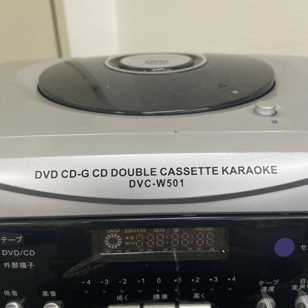 U4 創和 SOWA DVC-W501 DVD CD カセットテープ KARAOKE カラオケ機器 オーディオ機器 マイク付き DVD＆ダブルカセットカラオケシステムの画像4