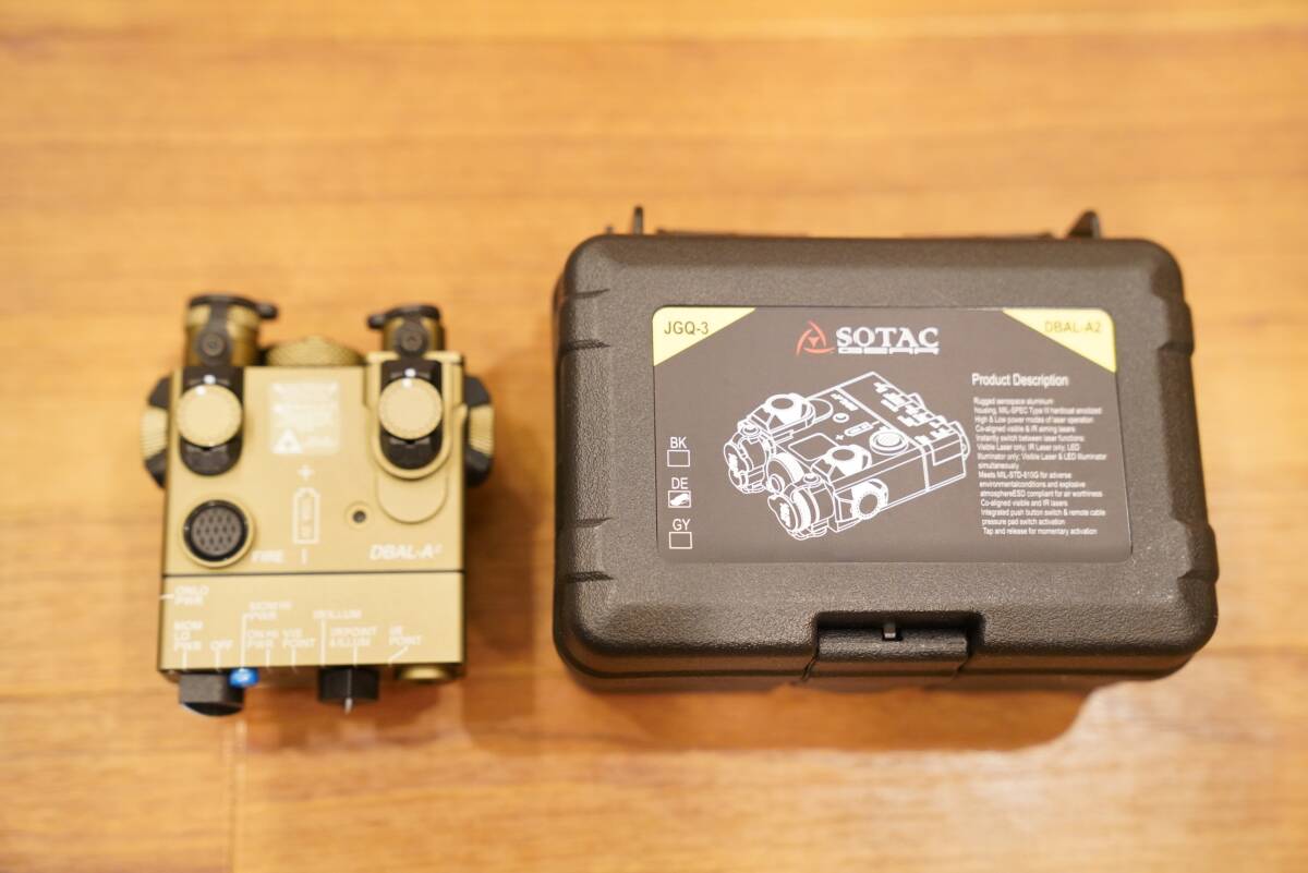 【1875】SOTAC DBAL-A2 高輝度LED + 低出力レーザーポインター (色：DE) アルミニウム筐体の画像2