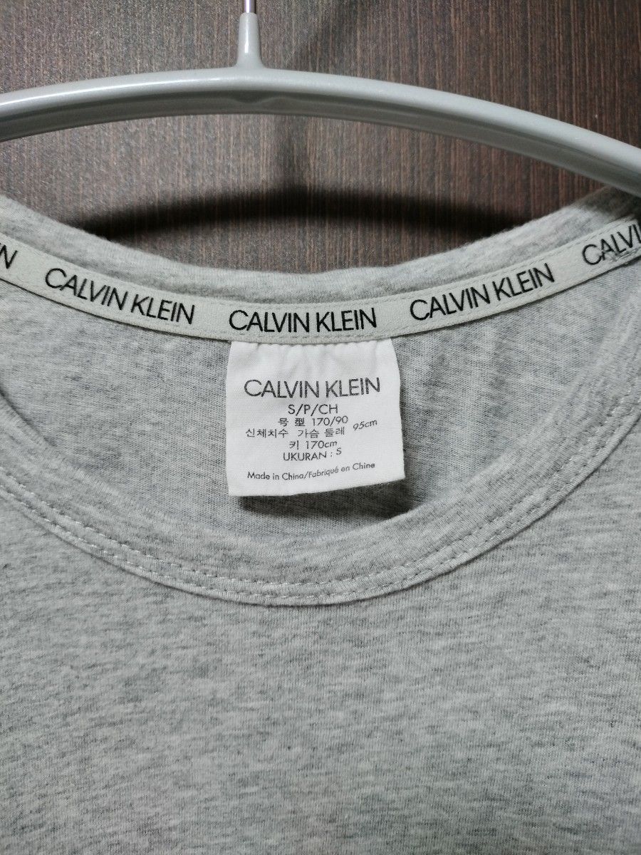 高級　カルバンクライン　Tシャツ