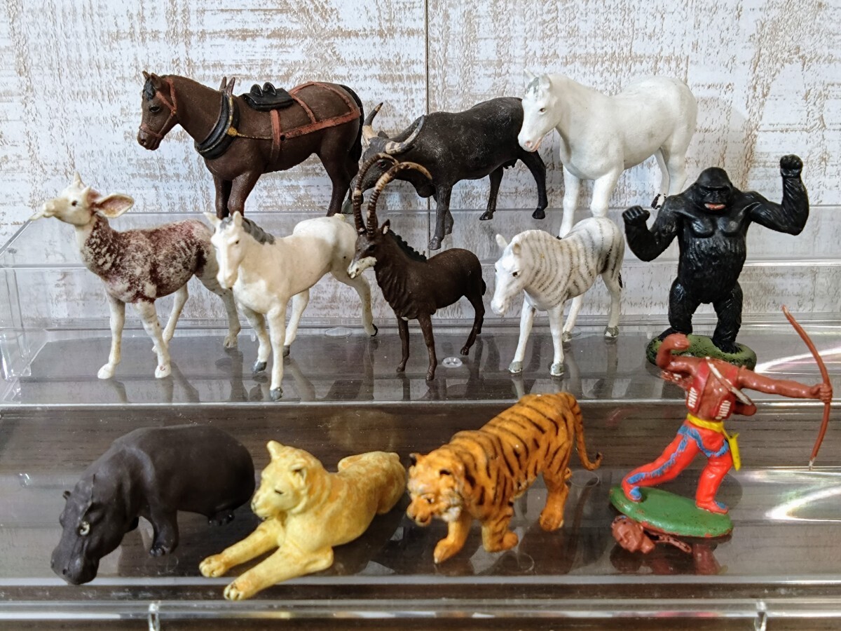 [ Junk ]BRITAIN yellowtail ton animal figure Indian together set * England made * miniature * model * lion / Gorilla / horse /./ other 