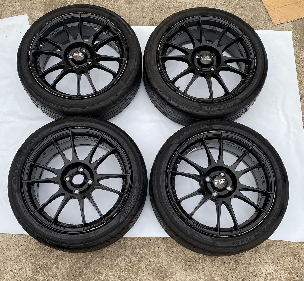 【人気ホイール】OZレーシング ウルトラレッジェーラ ローデン 205/45/r17 7j+17h2 ミニクーパーの画像1