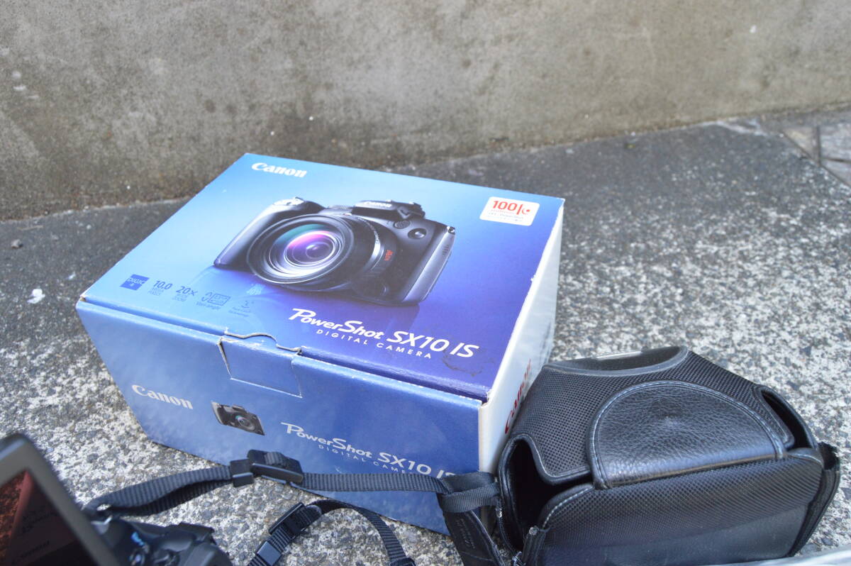 ジャンク品 動作未確認 Canon キヤノン PowerShot SX10 IS コンパクトデジタルカメラ _画像5