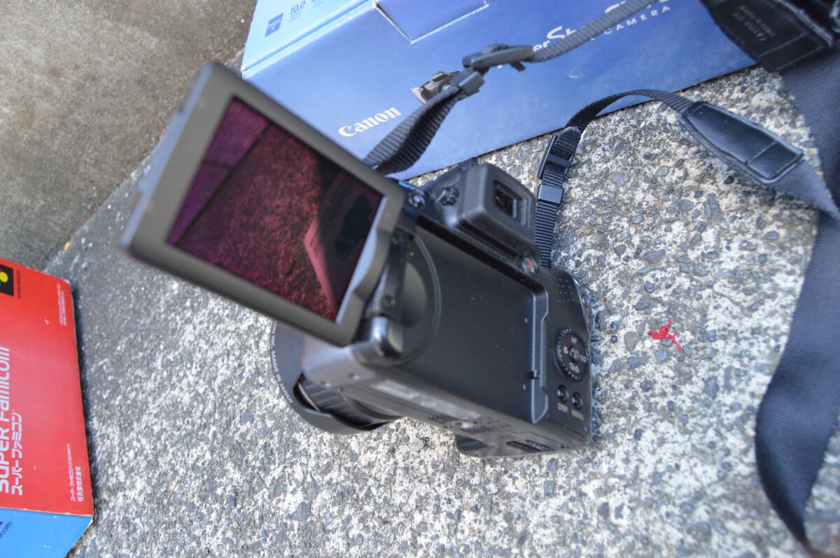 ジャンク品 動作未確認 Canon キヤノン PowerShot SX10 IS コンパクトデジタルカメラ _画像4