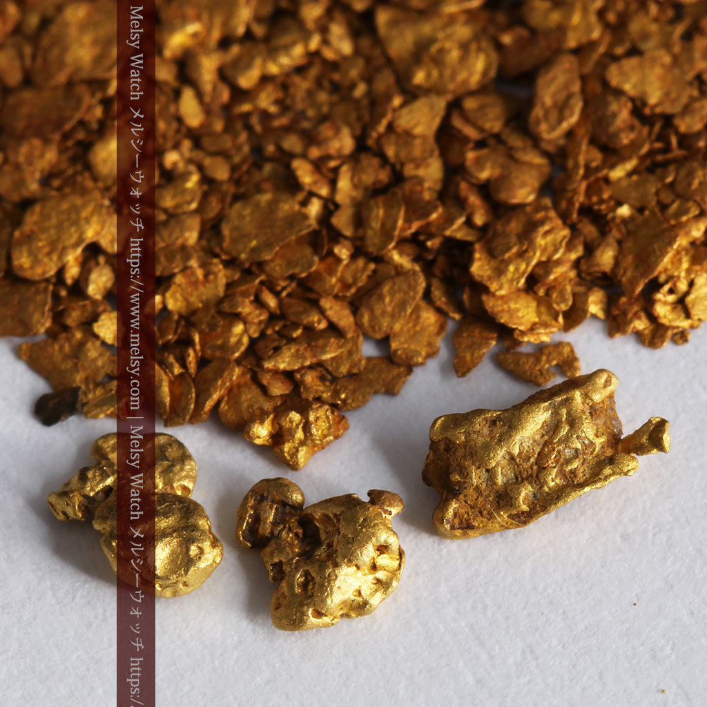 2.64gの小さな砂金・薄片金とやや粒の大きな自然金3点・ゴールドナゲット《商品番号G0339》