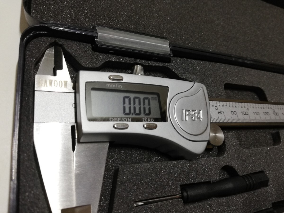 管11（超美品、入手困難、即発送）GAWOOW デジタルノギス 150mm ステンレス IP54 防水 電池付 ケース付き 測定工具の画像3