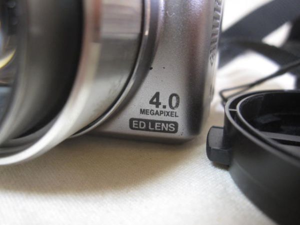 オリンパス Olympus CAMEDIA C-755 Ultra Zoom 10x デジタルカメラ レンズキャップ付 美品 電池なしの画像6