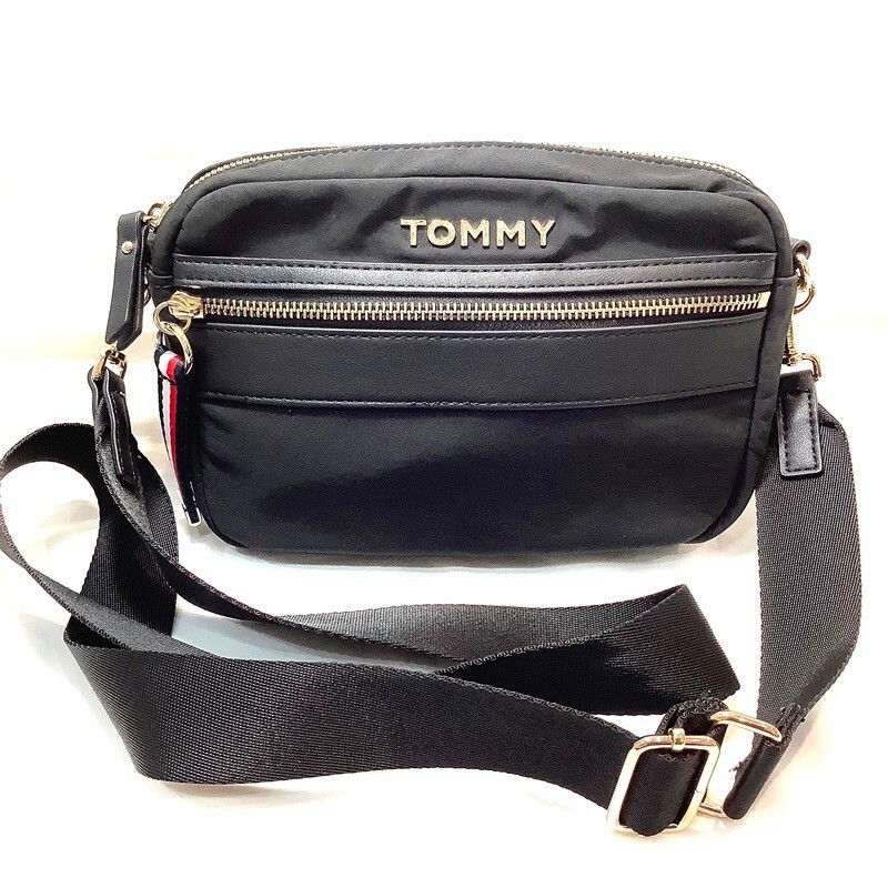 トミーヒルフィガー（TOMMY HILFIGER）ナイロンミニショルダーバッグ ロゴ 斜めかけショルダー ポシェット 【中古】KB-8417_画像1