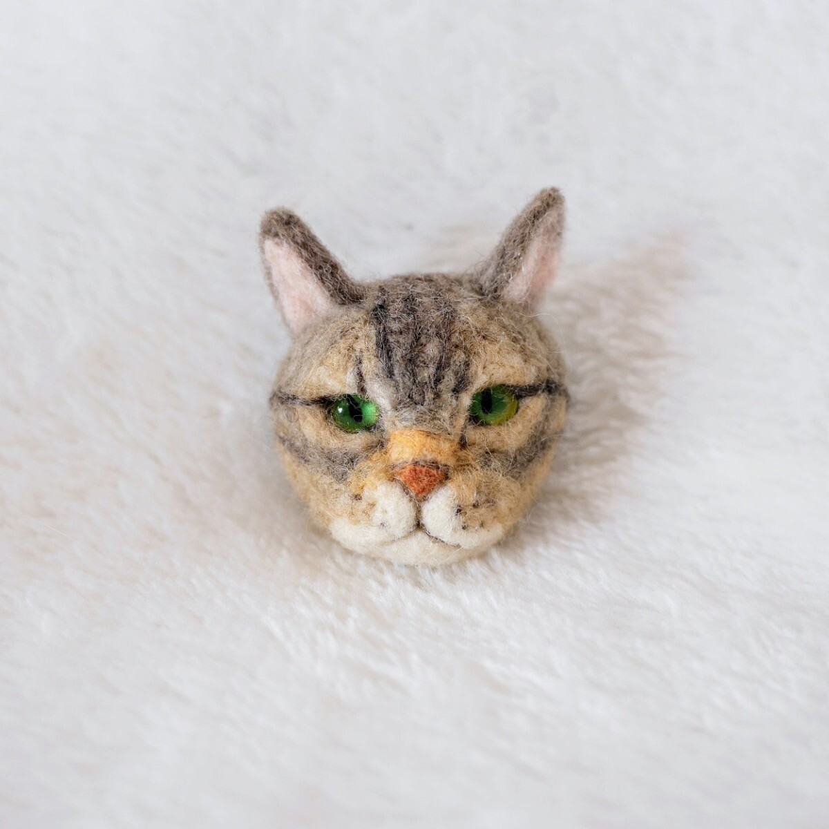 キジトラ 猫 ブローチ 羊毛フェルト ハンドメイドの画像1