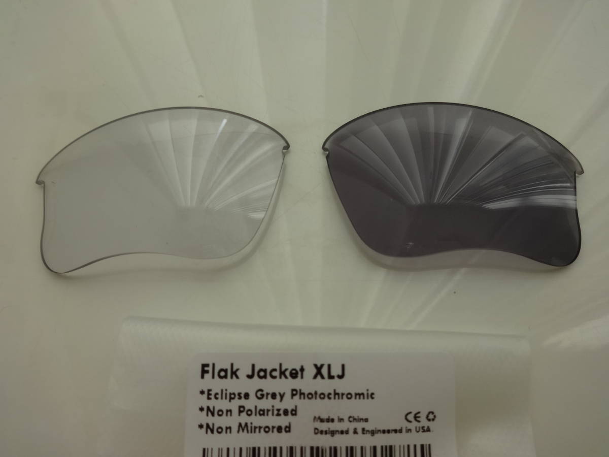 処分価格！！！フラックジャケット XLJ用 カスタム調光レンズ Photochromic Transition 新品 Flak Jacket XLJ_右側が太陽に30秒あてたレンズです。