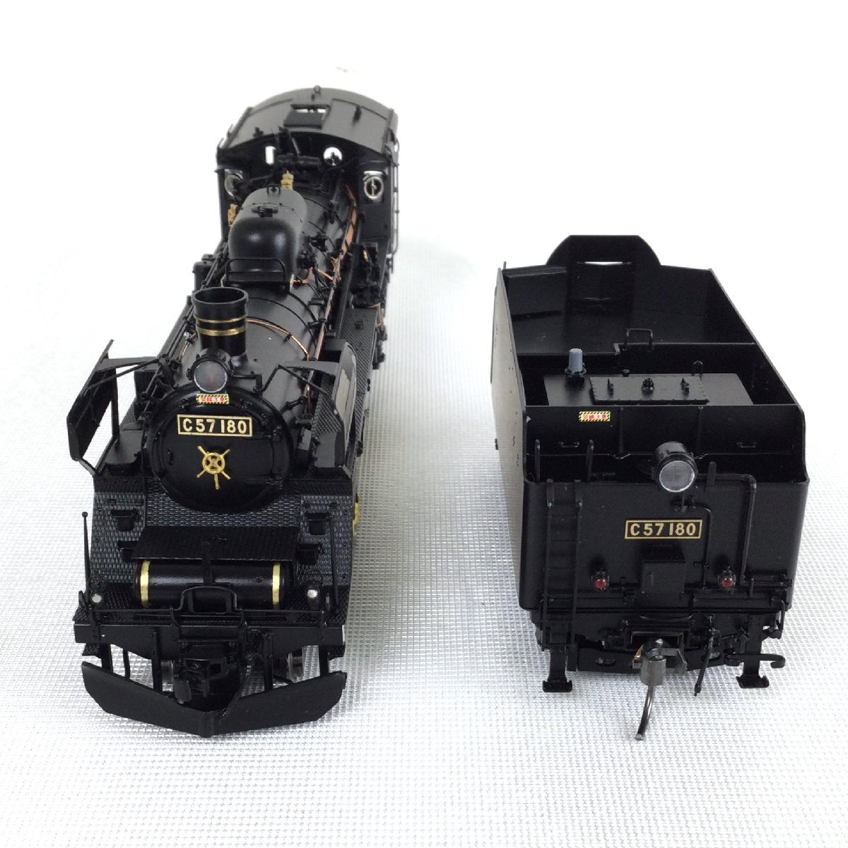 1205 Tenshodo Tenshodo No.11032 National Railways steam locomotiv C57 shape 180 serial number . diff specification railroad model HO gauge display case attaching 