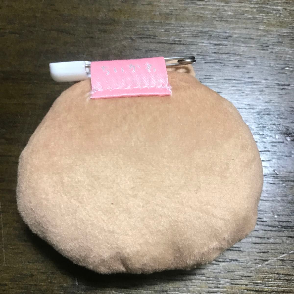 ちいかわ　サングラスと日焼け　ぬいぐるみバッジ　未使用品\(//∇//)\ 銀色の袋はありませんのでご了承ください。