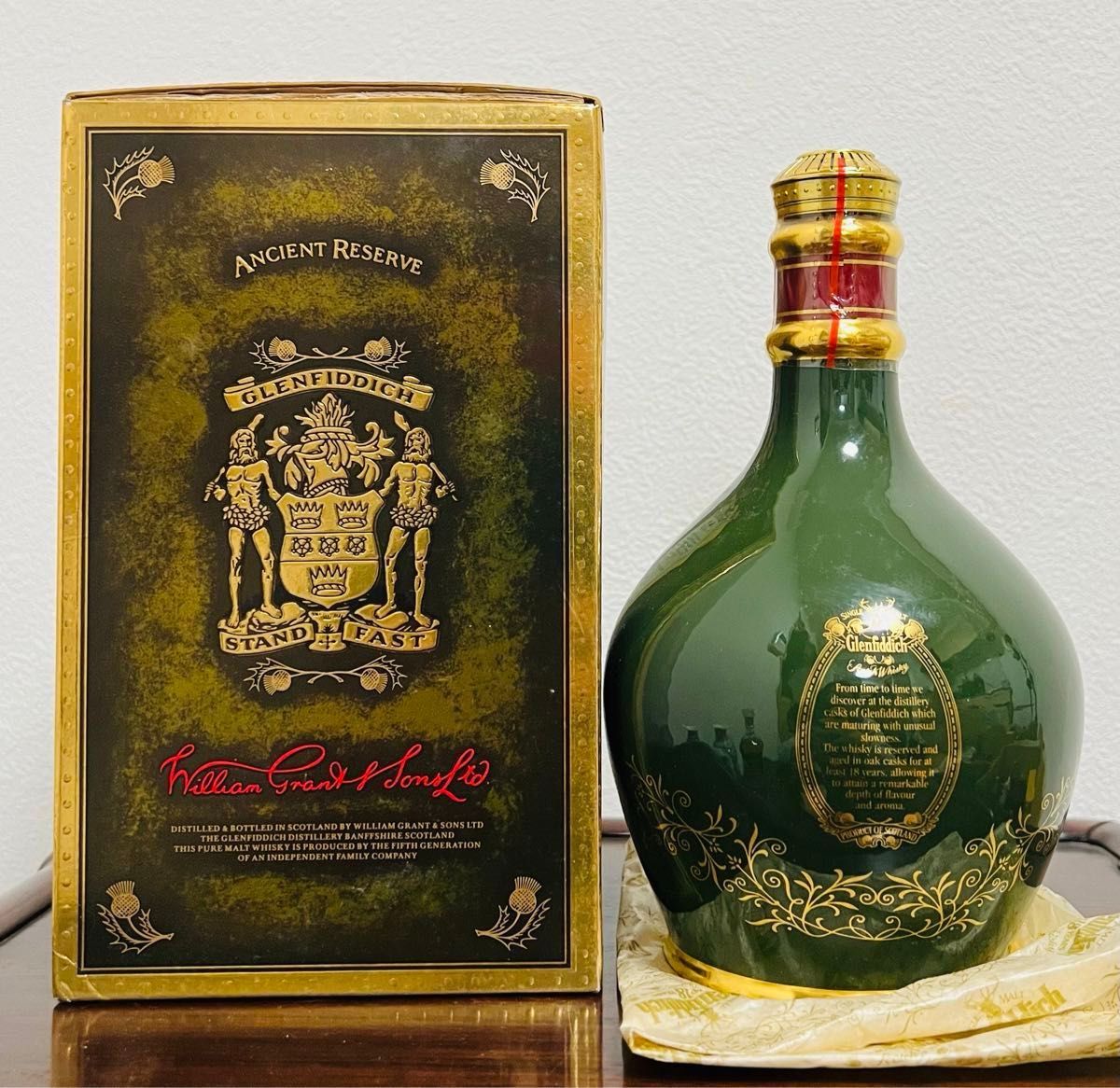 未開栓古酒グレンフィディック18年 シングル モルト スコッチ ウイスキー 緑陶器 Glenfiddich Whisky 箱付き