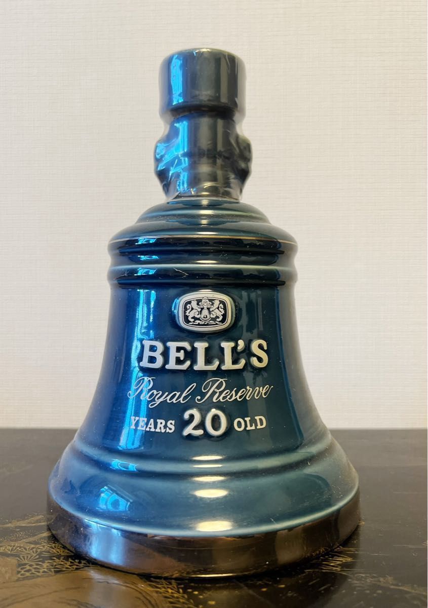 未開栓古酒ベルズ ロイヤル ウイスキー 陶器 BELL’S Royal Reserve Whisky 20Years. 1392g